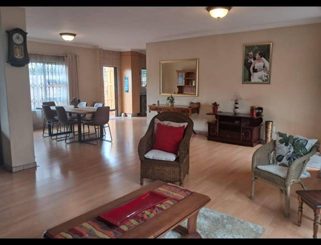 3 BEDROOM TOWNHOUSE FOR SALE IN NEW REDRUTH
